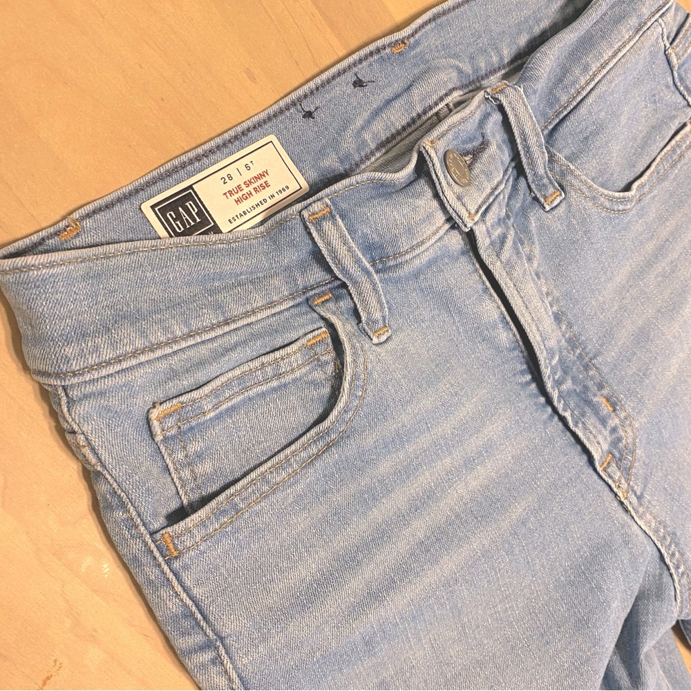Gap True Skinny High Rise - 6T / 28 Tall - Picture 2 of 4